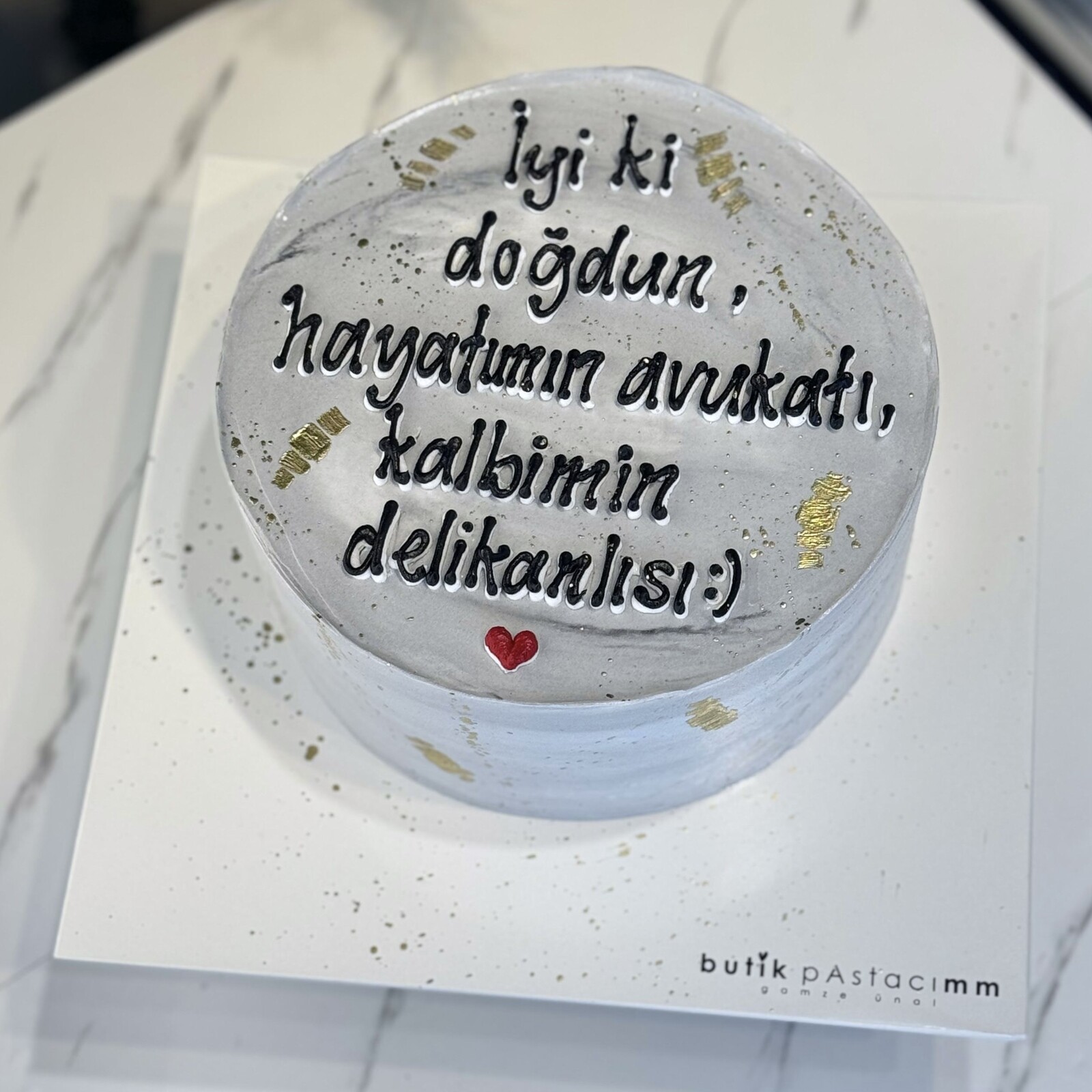 Antrasit Açık Gri Yazılı Pasta