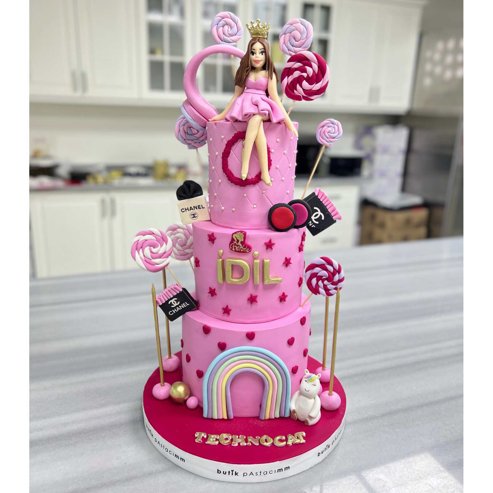 Barbie Temalı Çocuk Pastası