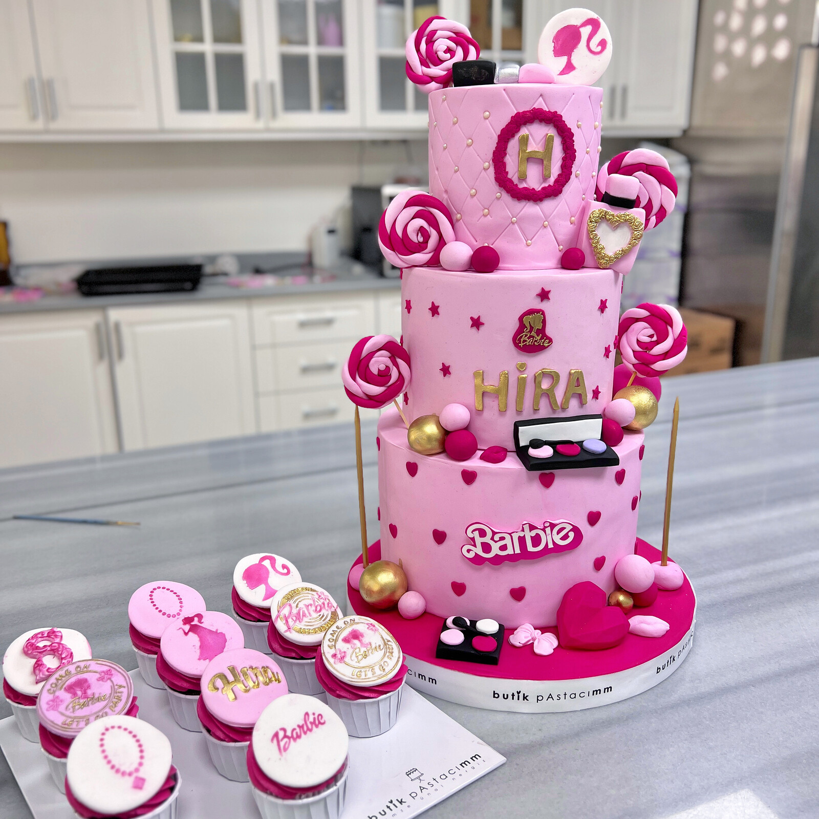 Barbie Temalı Kişiye Özel Pasta