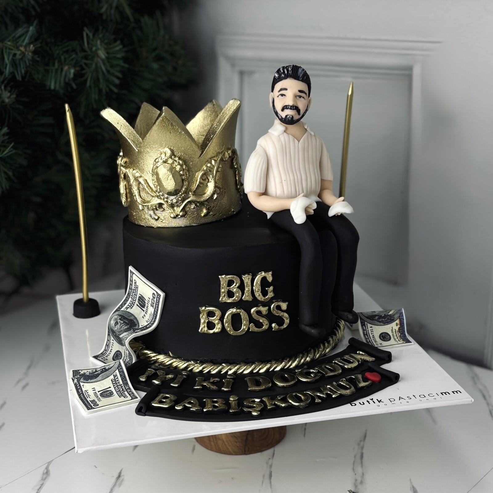 Big Boss Taçlı Figürlü Pasta