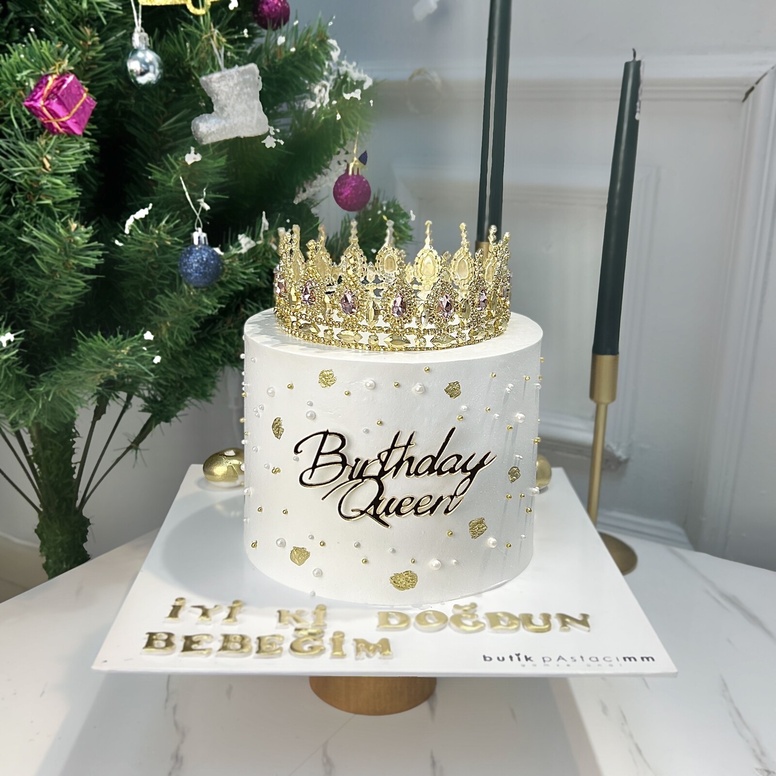 Birthday Queen Taçlı Pasta