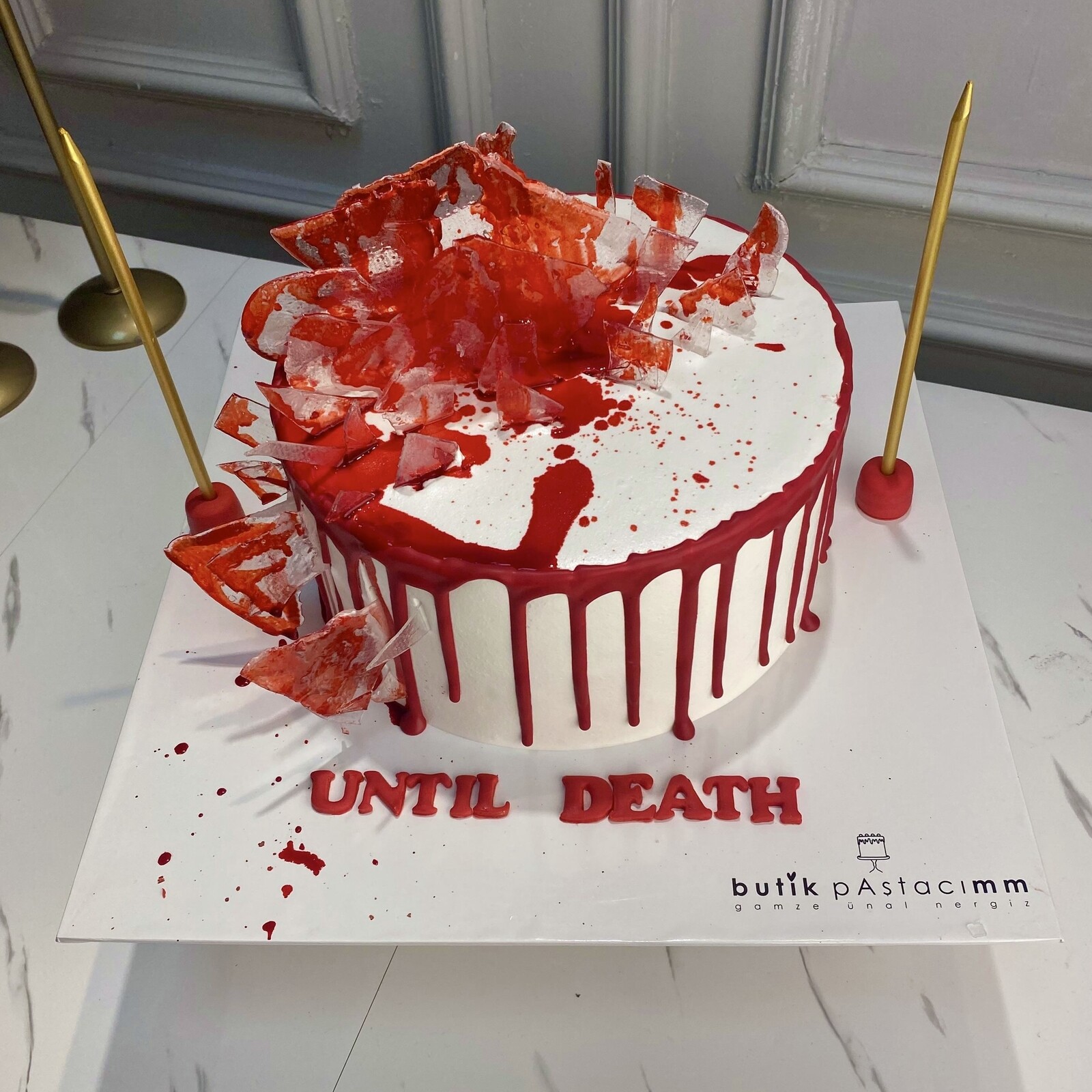 Cam Kırıkları Şekerli Tasarım Pasta