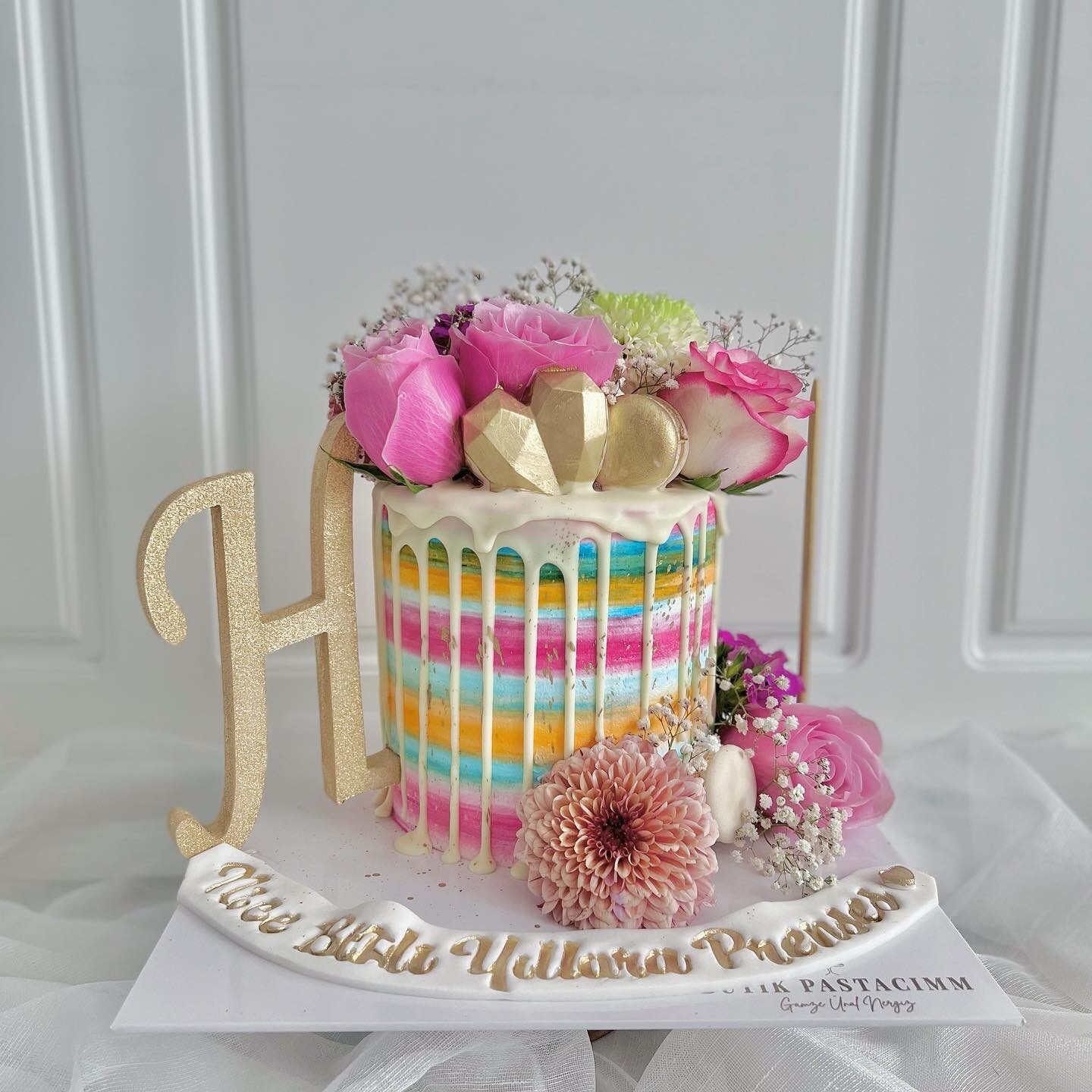 Çiçekli Kişiye Özel Pasta