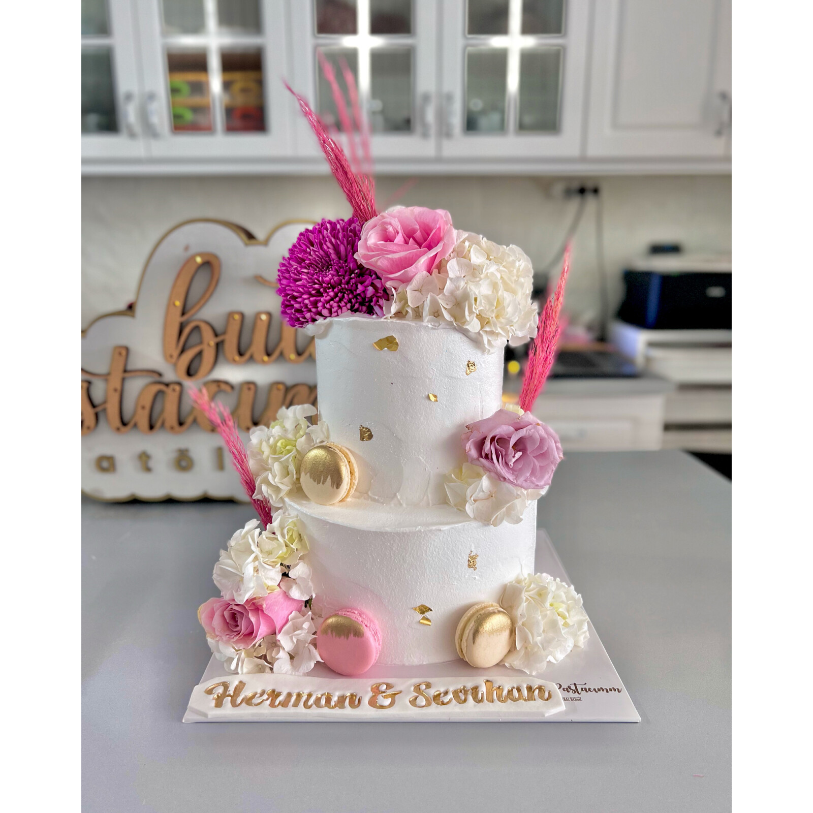 Çiçekli Makaronlu Nişan Pastası