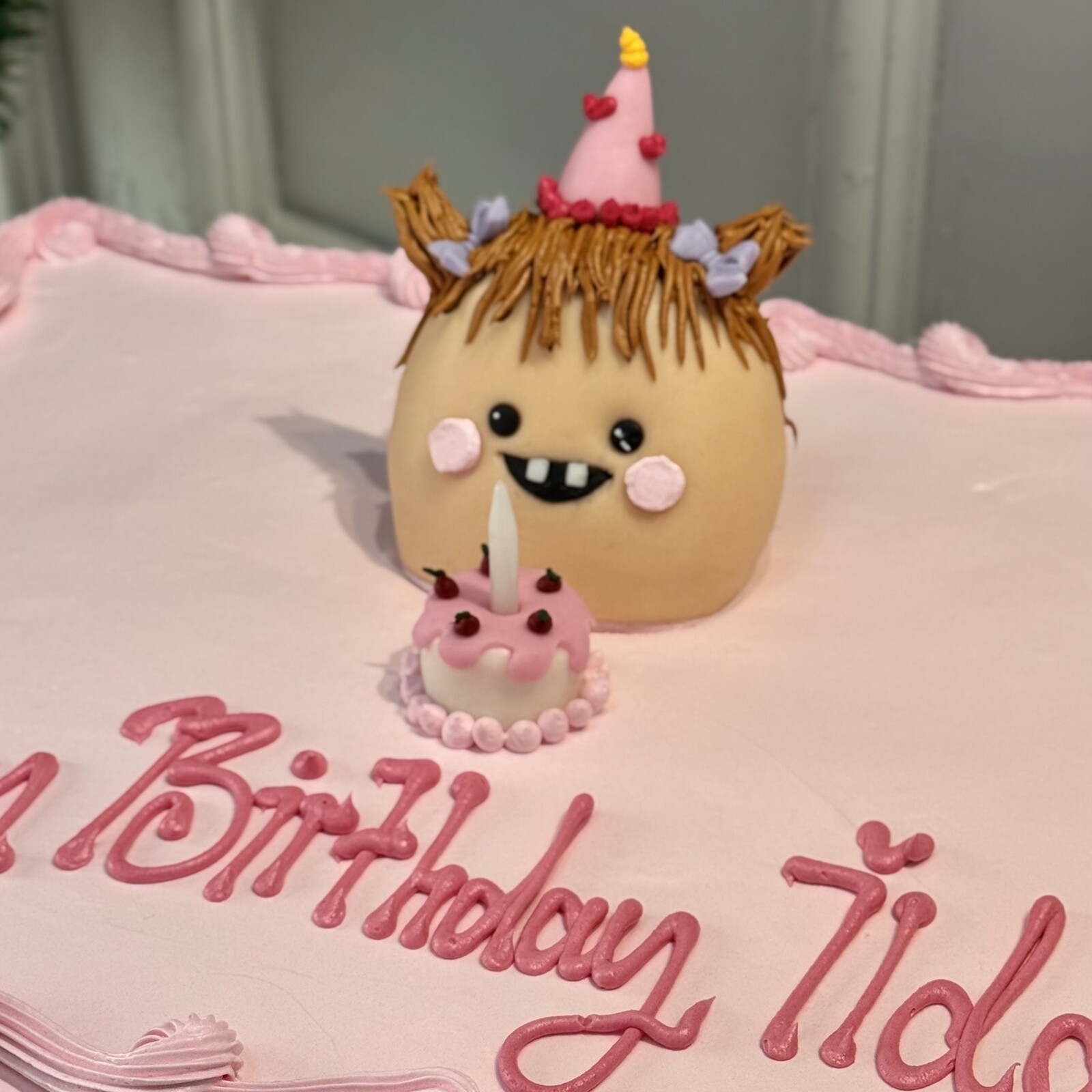 Dikdörtgen Yazılı Pasta (Karikatürize Figürlü)