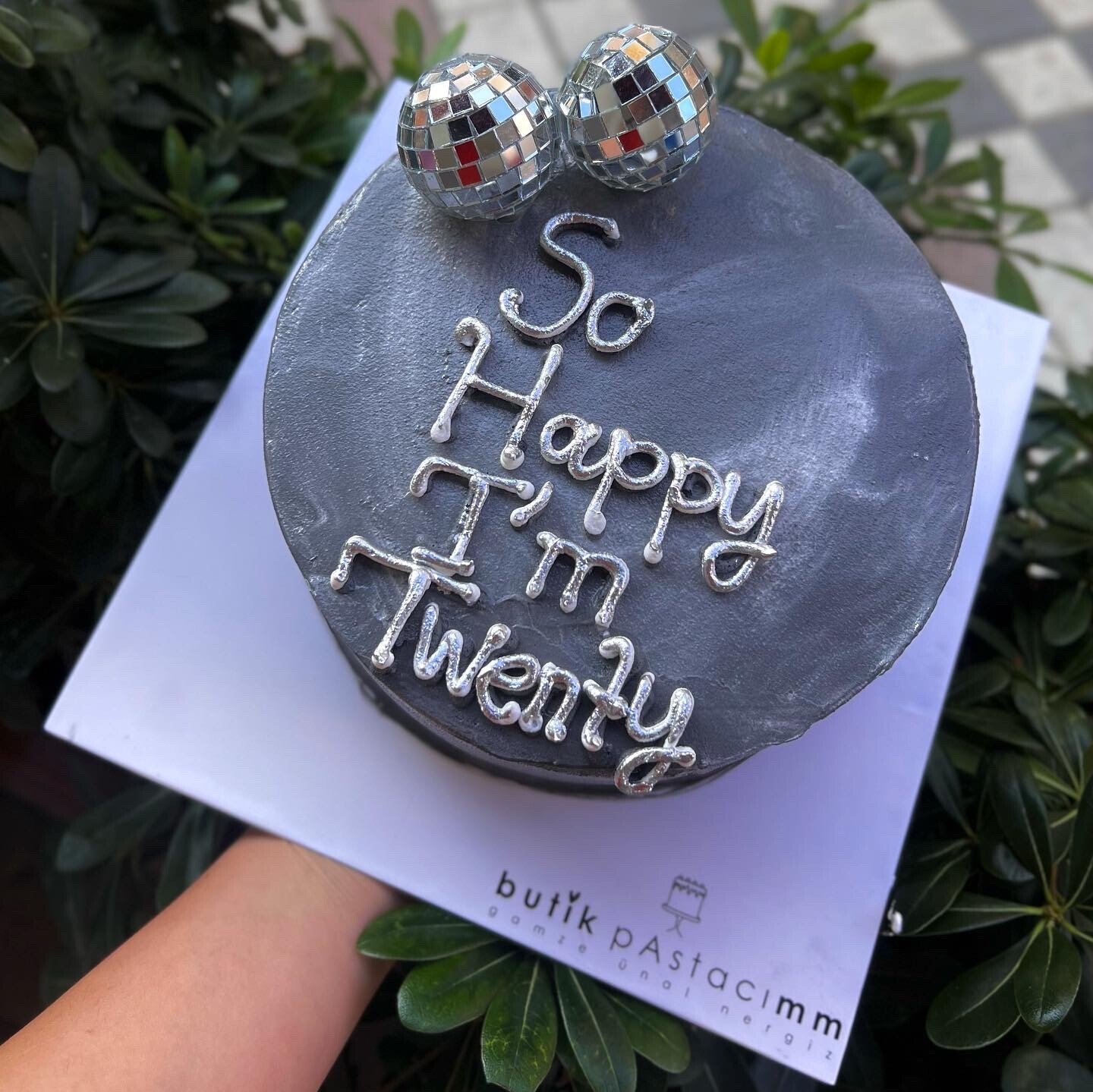 Disco Toplu Gri Renkli Yazılı Pasta