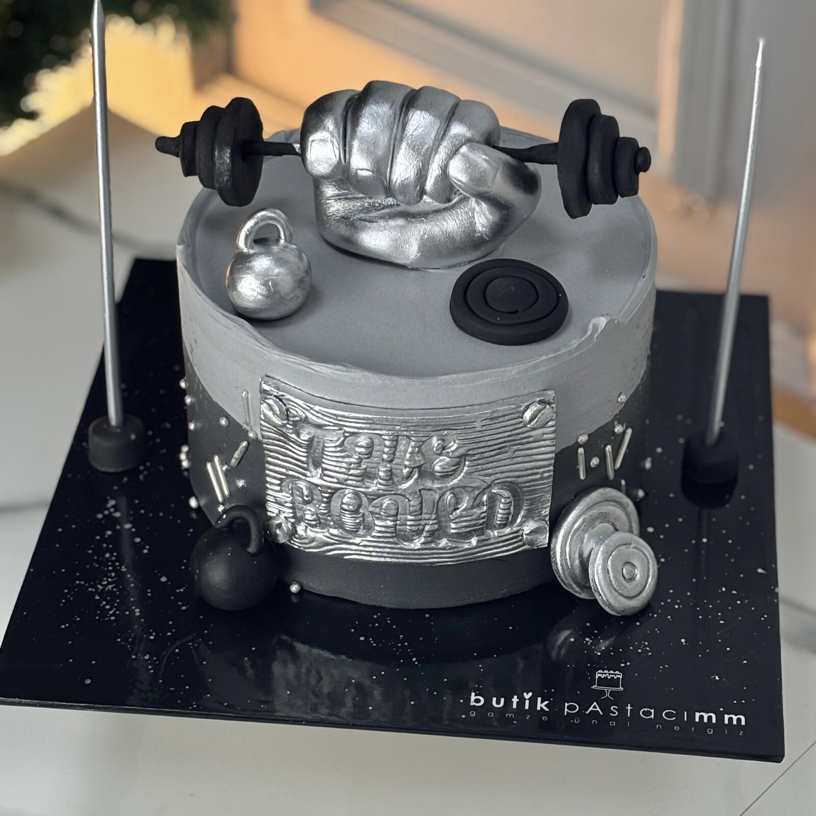 Erkek Sporcu Pastası (Ağırlık Kaldıran El Pastası)