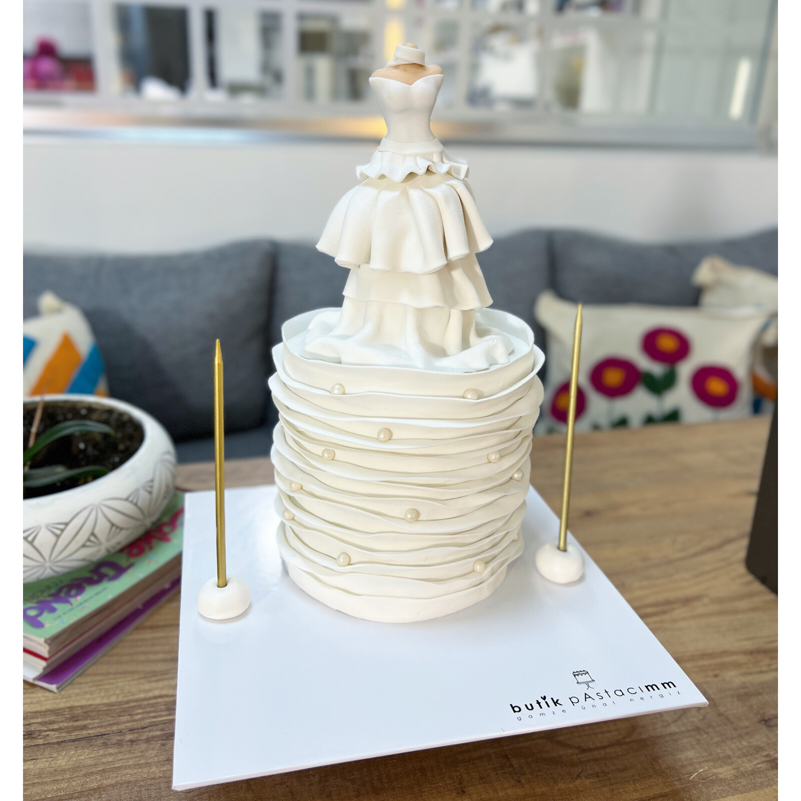 Gelin Dizaynlı Tasarım Pasta