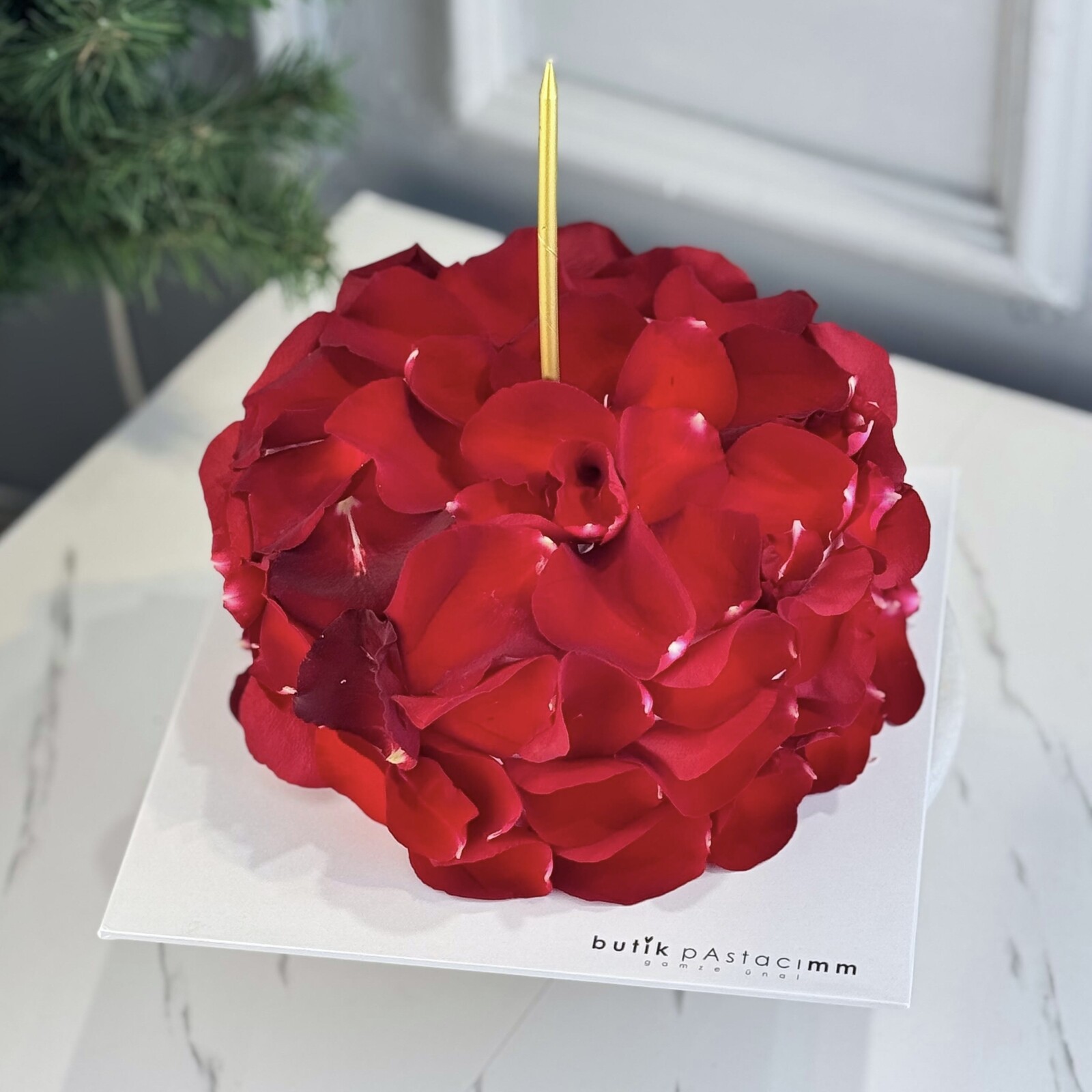 Gül Yapraklı Özel Tasarım Pasta