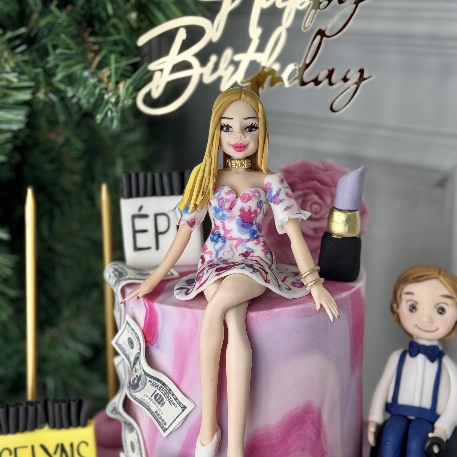 Havalı Anne Çocuk Figürlü Pasta