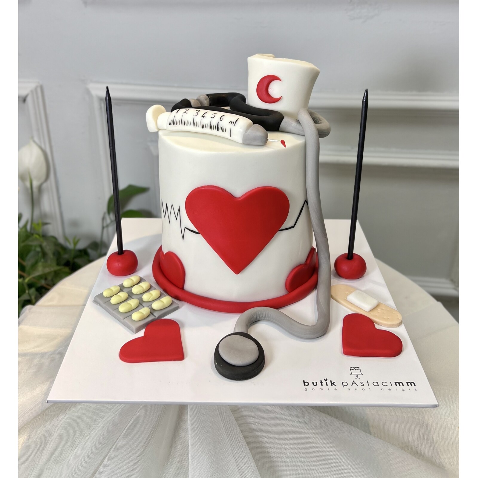 Hemşirelere Özel Tasarım Pasta