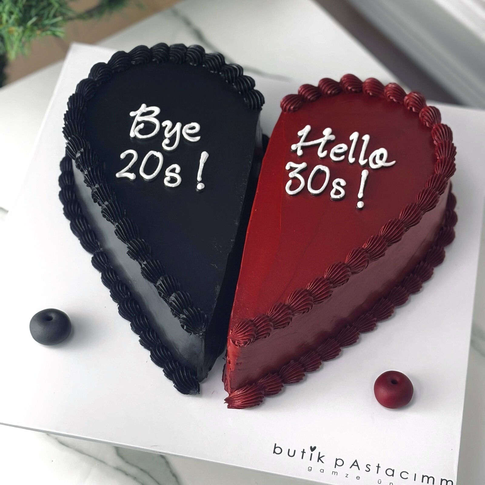 İki Renkli Pasta (Kırmızı-Siyah)