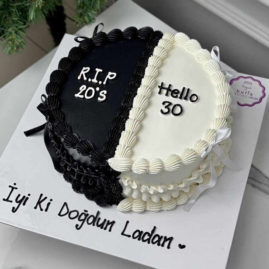 İki Renkli Yazılı Pasta