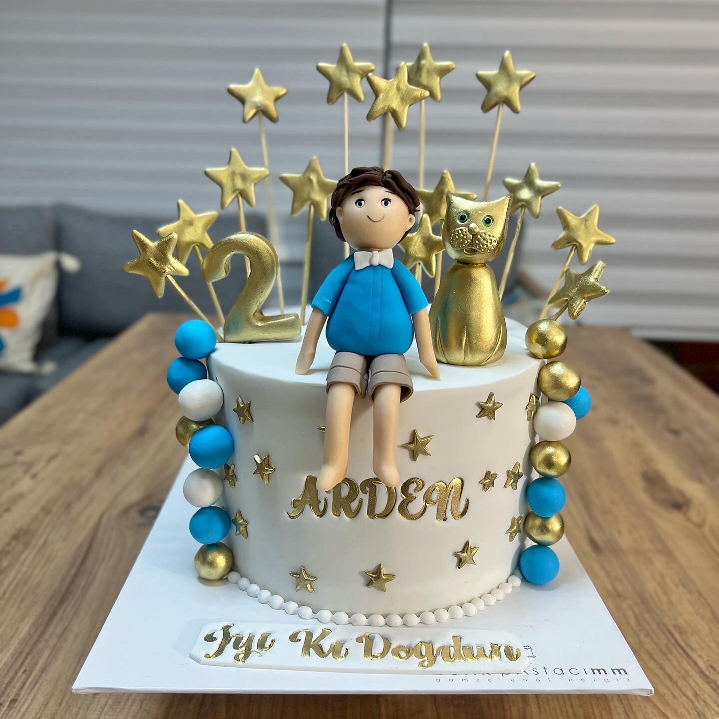 Kişiye Özel Figürlü Çocuk Pastası