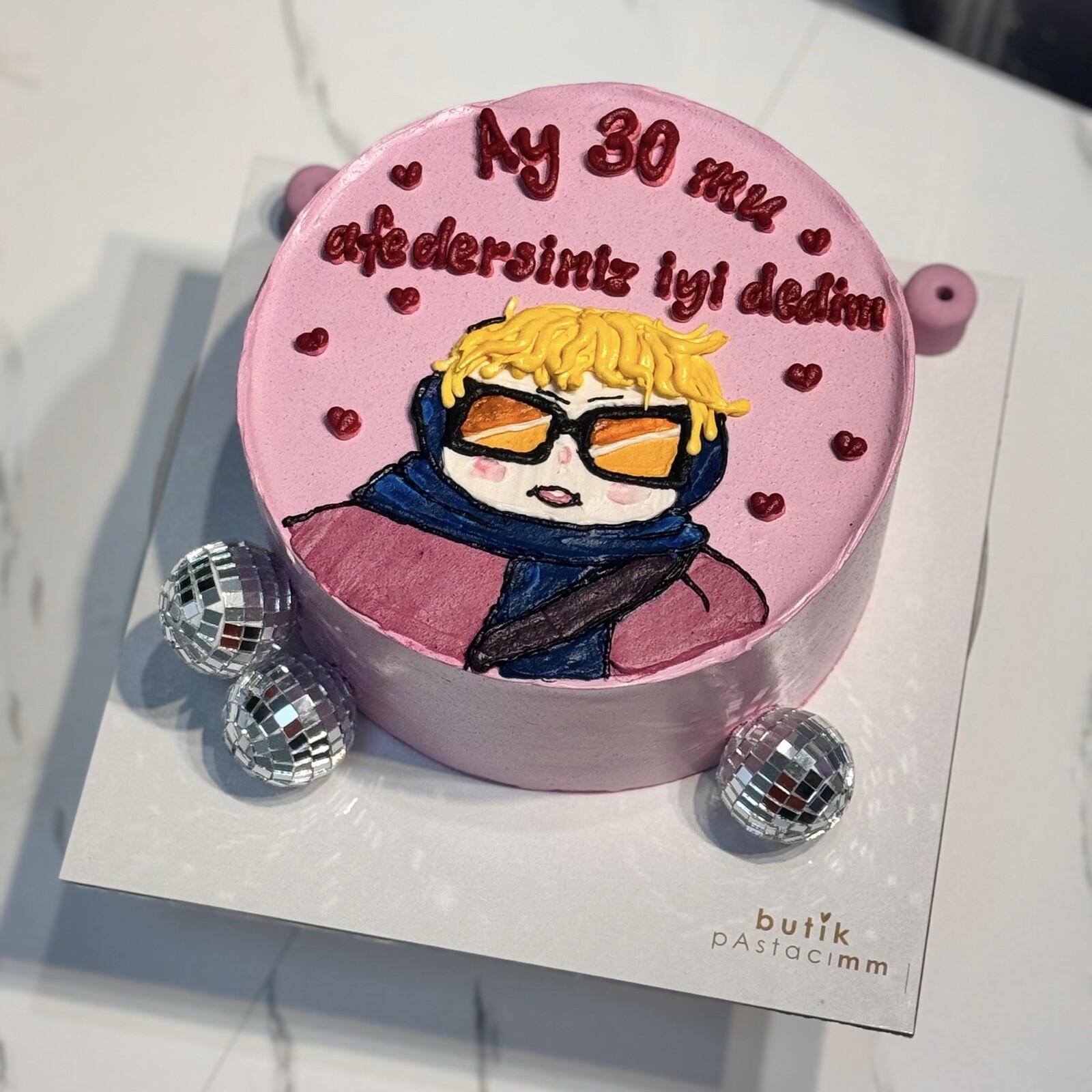 Komik Teyze Çizimli Yazılı Pasta