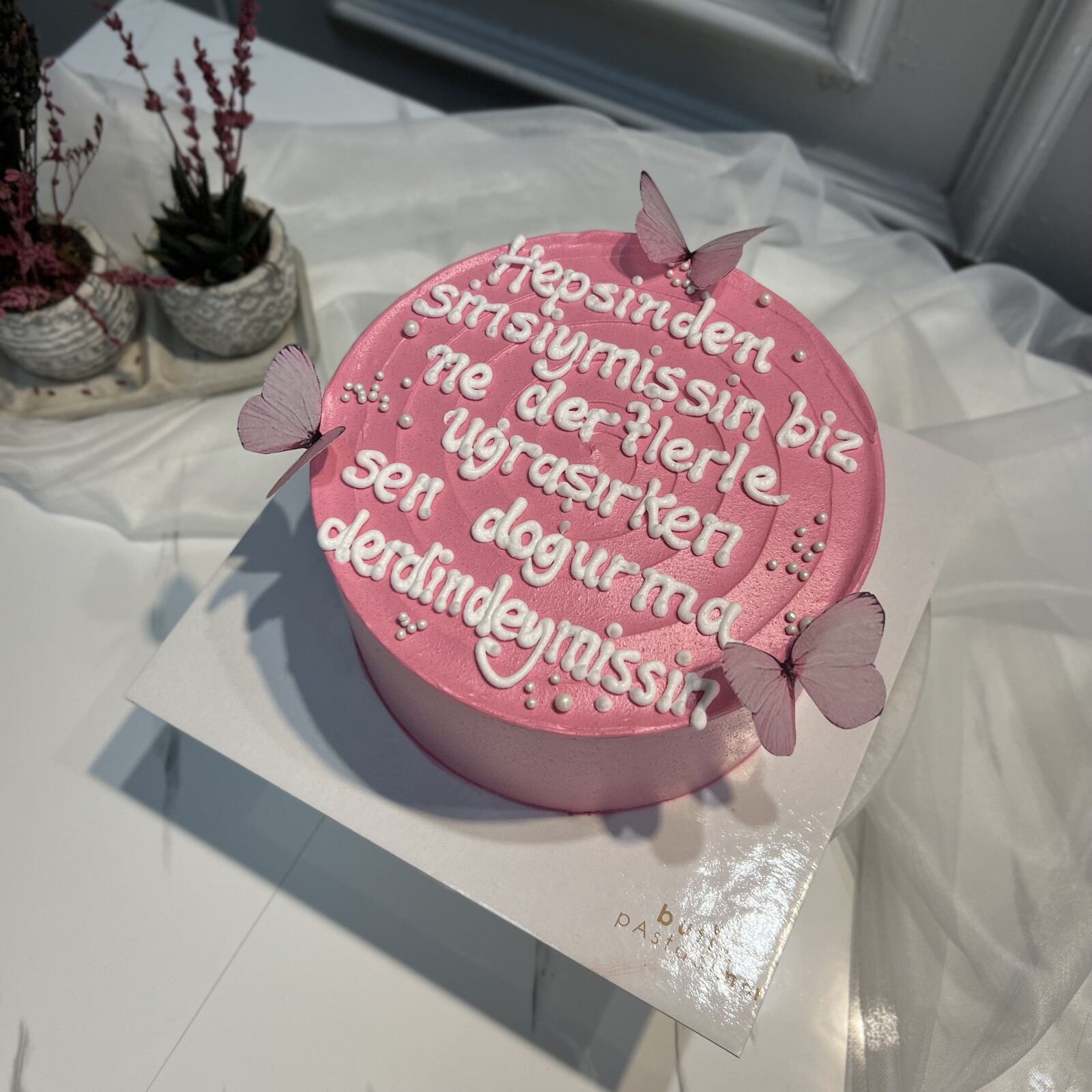 Komik Yazılı Hamile Pastası