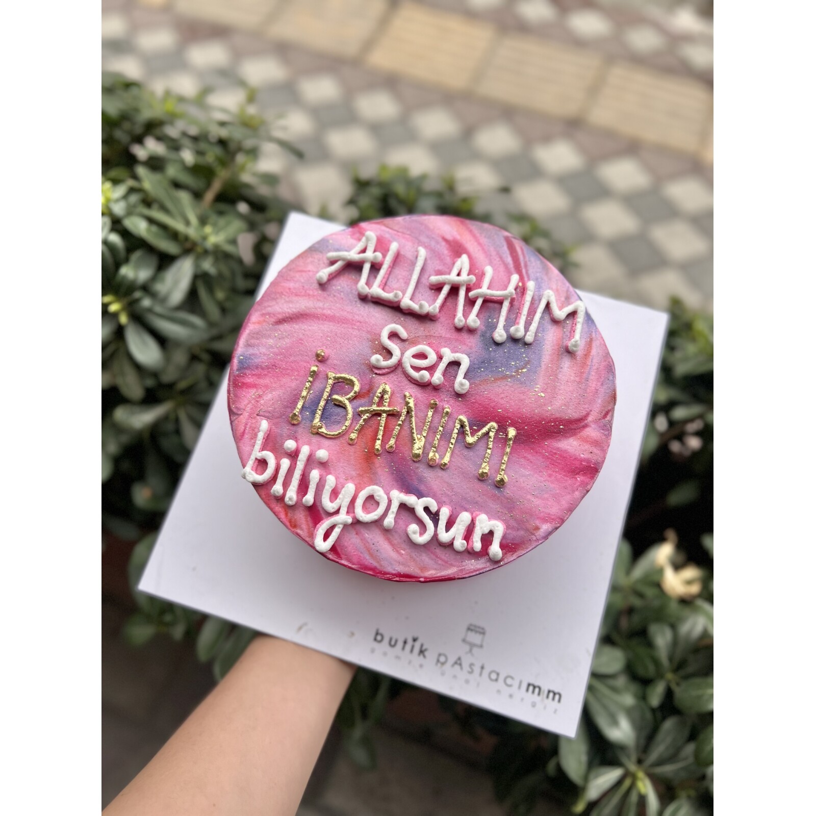 Komik Yazılı Pasta