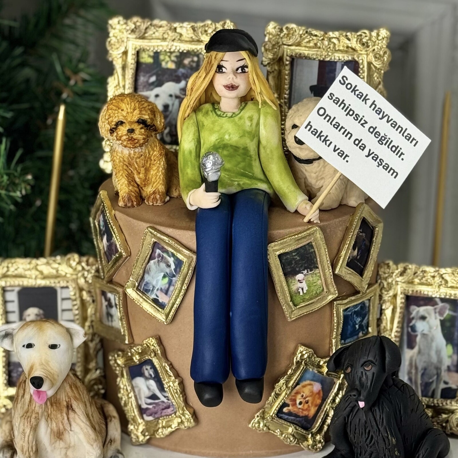 Köpek Figürlü Kişiye Özel Çerçeveli Tasarım Pasta