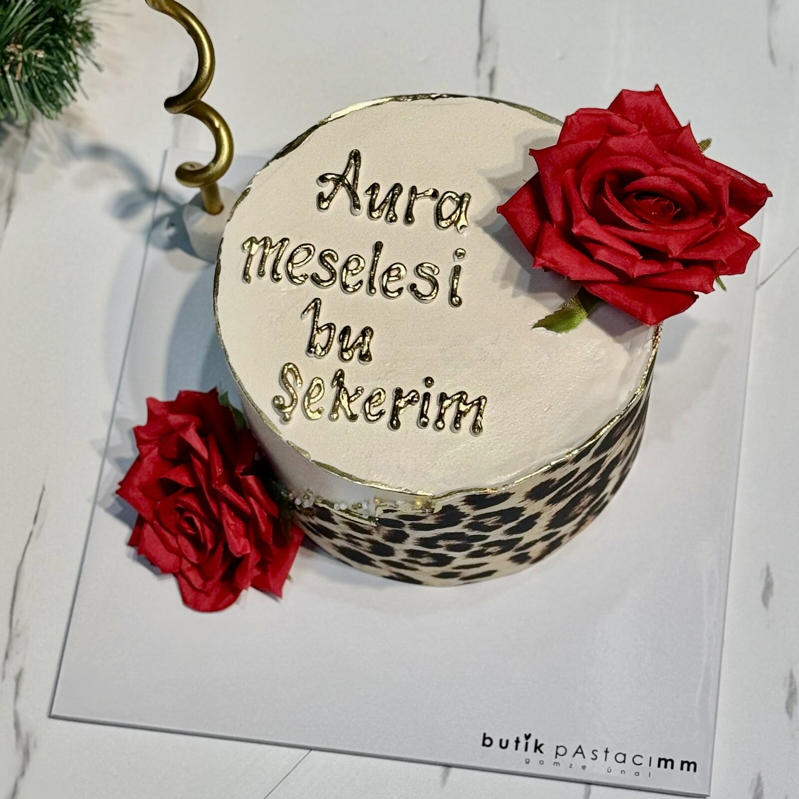Leopar Dizaynlı Güllü Yazılı Pasta
