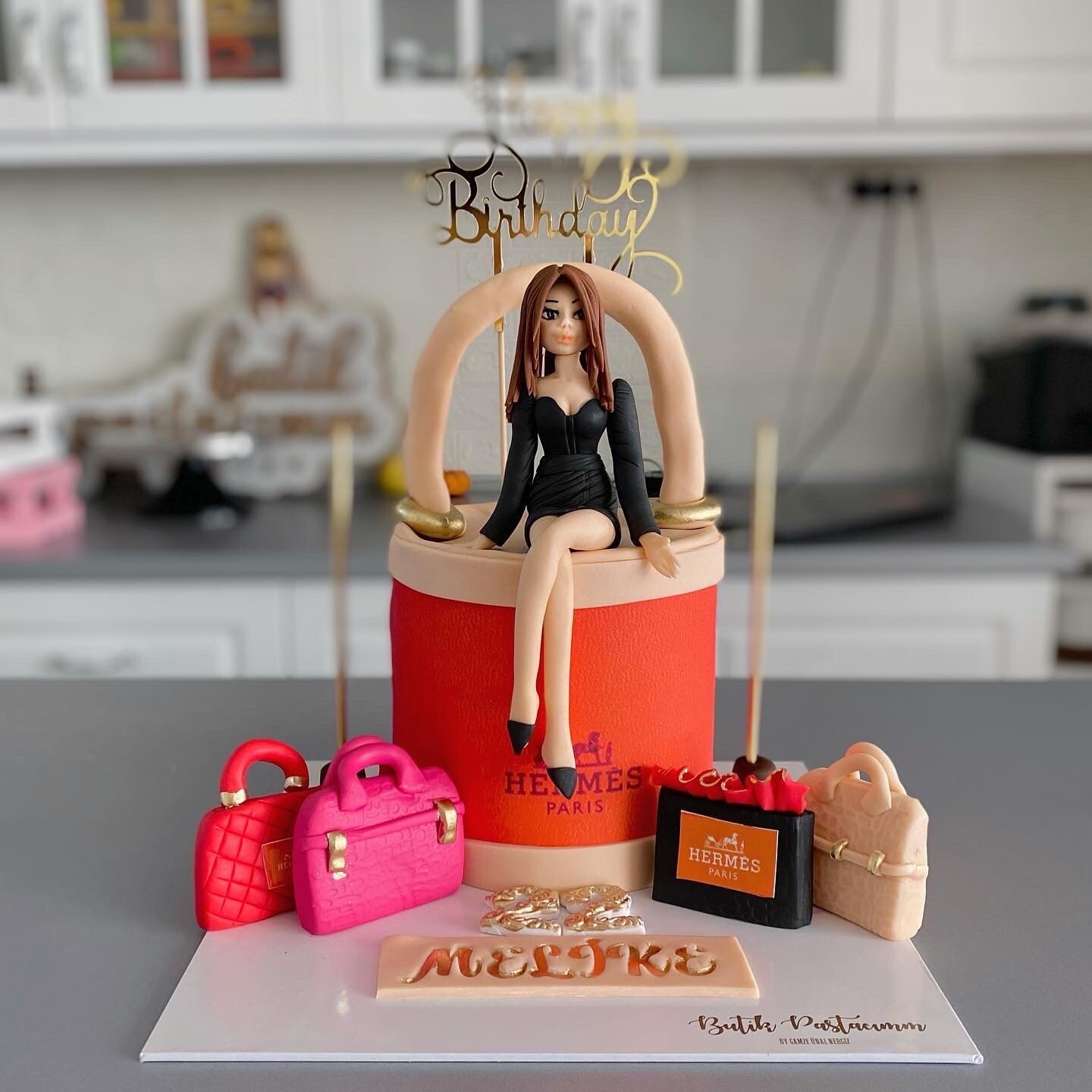 Marka Çantalı Kişiye Özel Figürlü Pasta