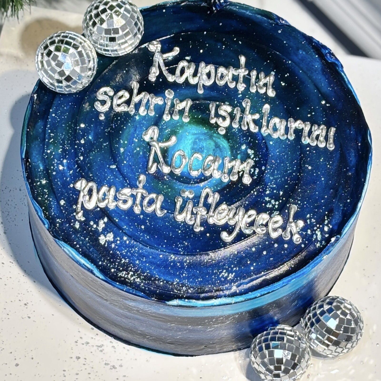 Mavi Disco Toplu Yazılı Pasta