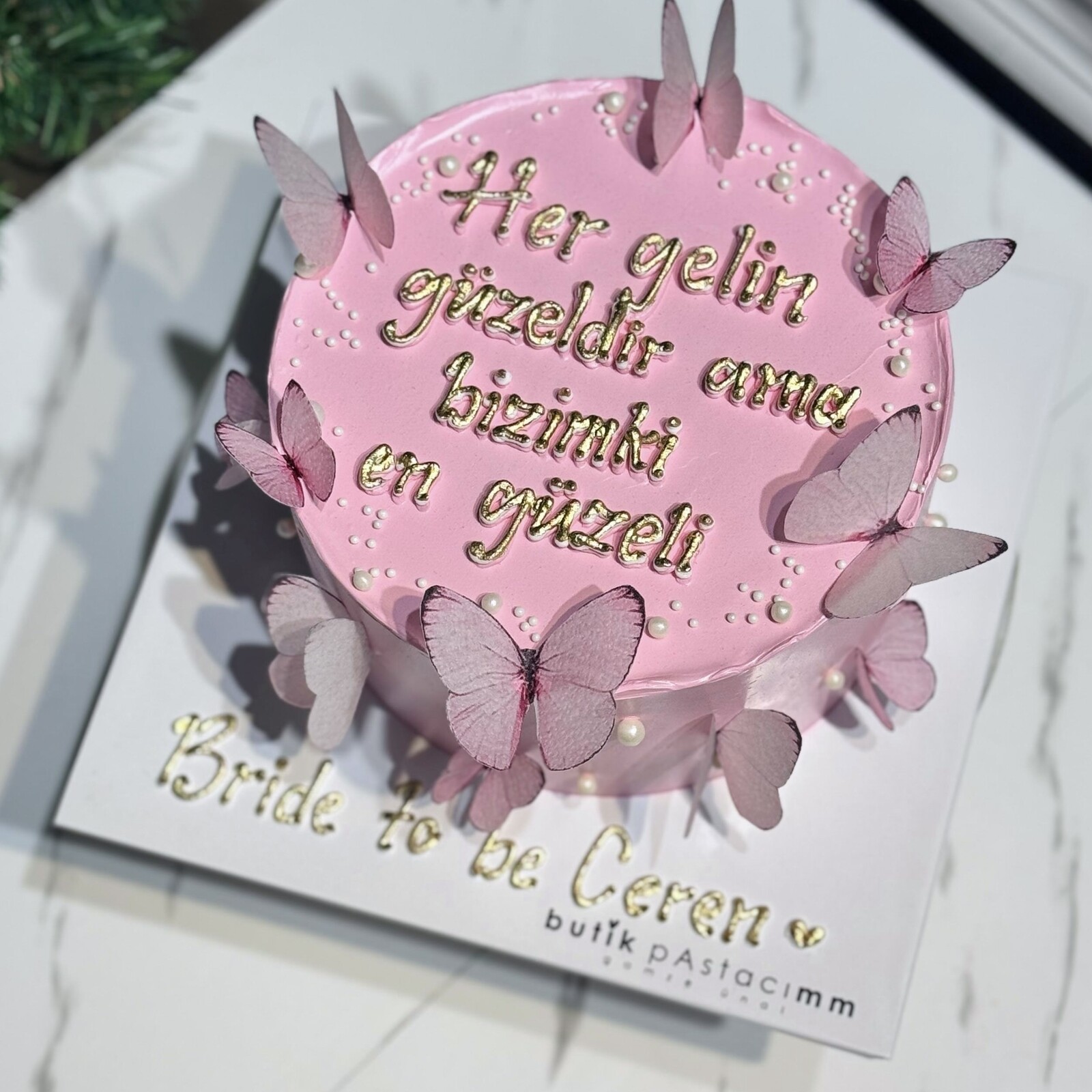 Pembe Kelebekli Yazılı Pasta