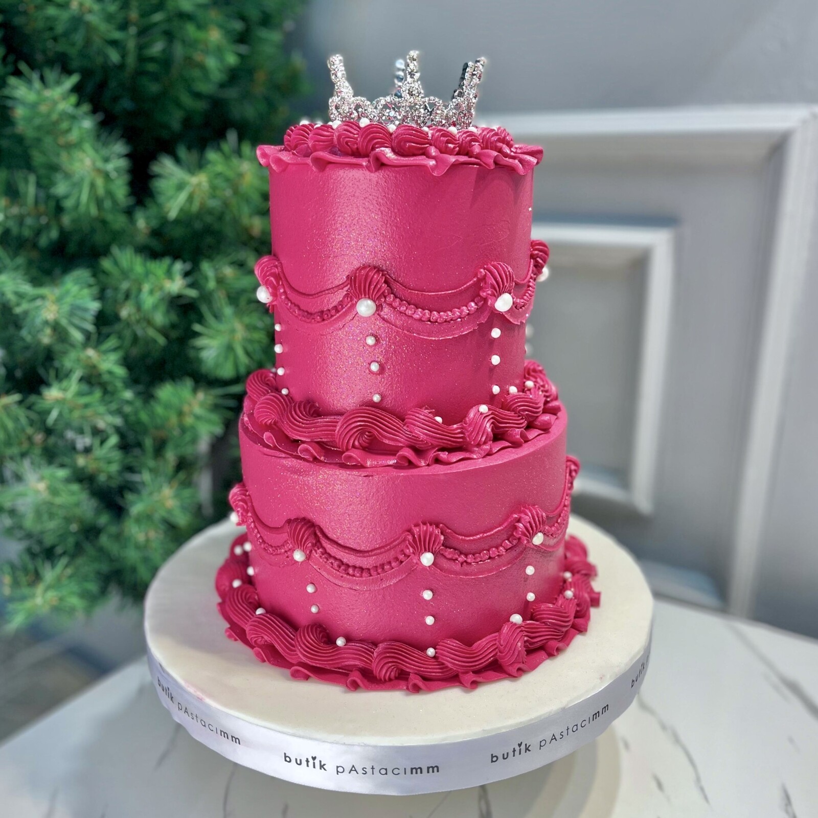 Pembe Simli Taçlı Kremalı Pasta