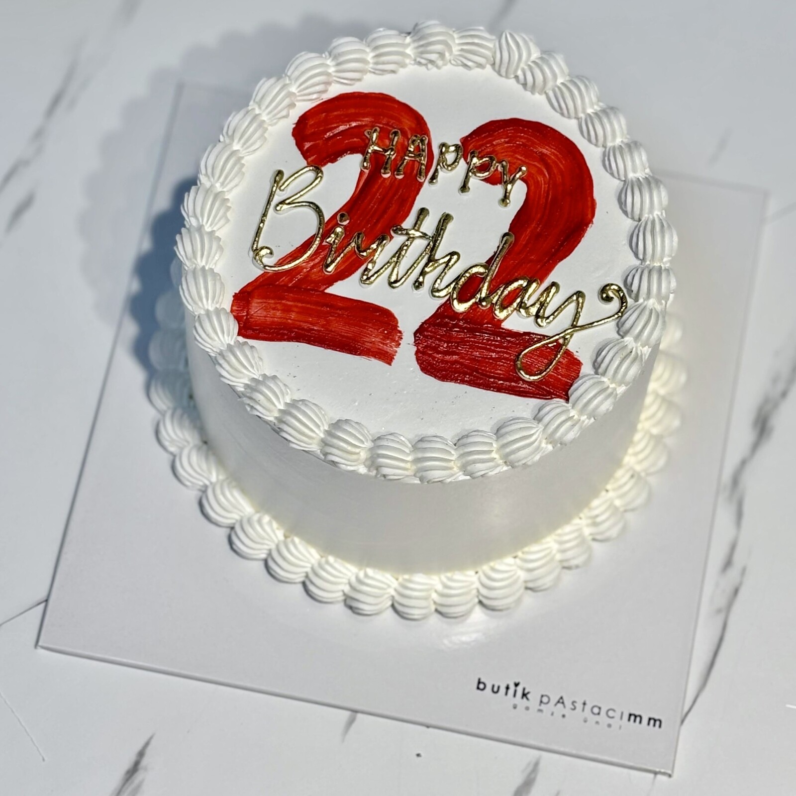 Rakam Çizimli Gold Yazılı Pasta