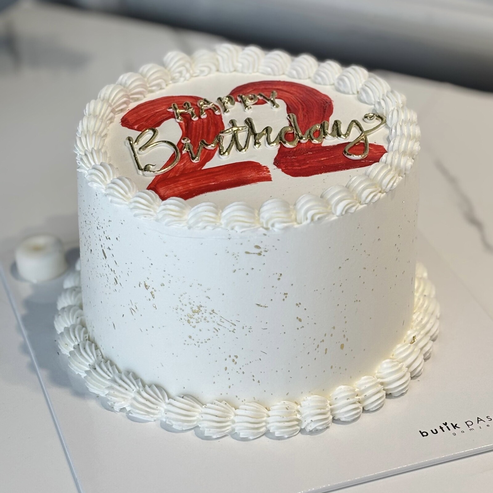 Rakam Çizimli Gold Yazılı Pasta