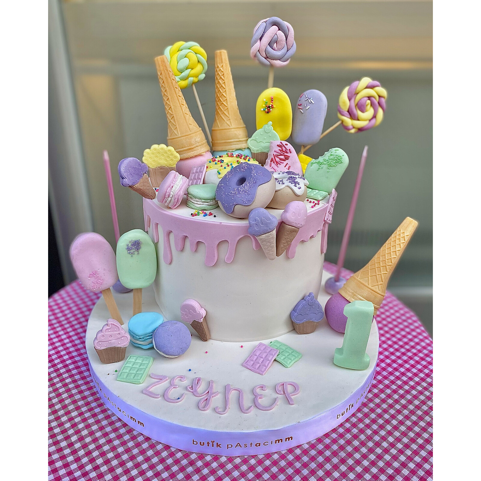 Renkli Dondurma Temalı Tasarım Pasta