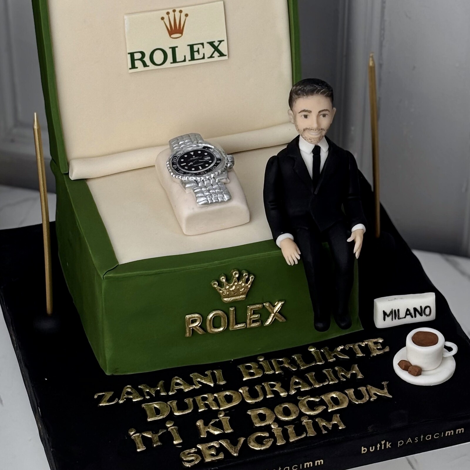 Saat Kutusu Figürlü Tasarım Pasta