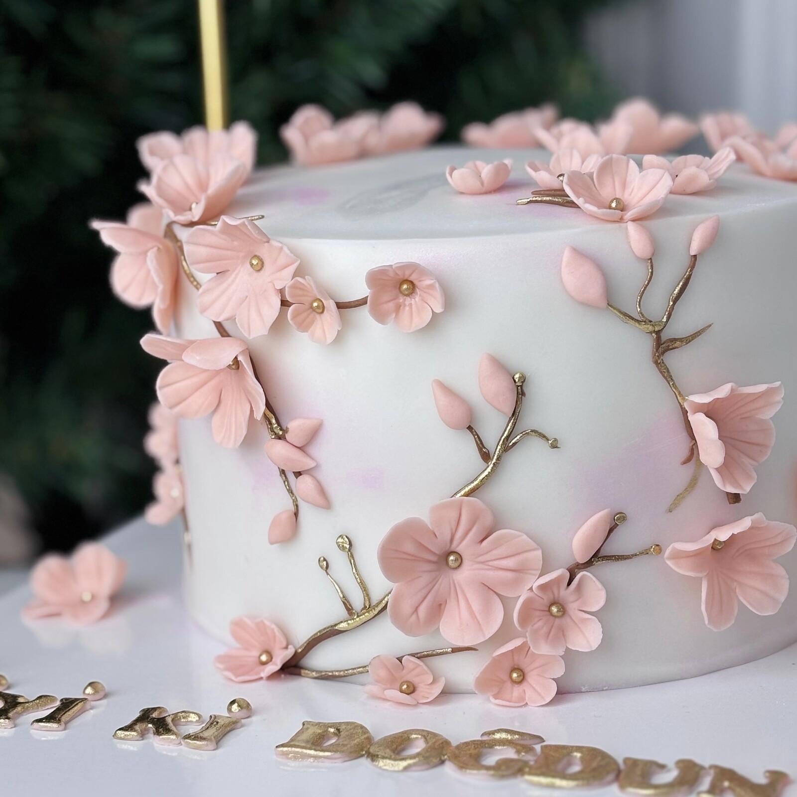 Sakura Çiçekli Pasta