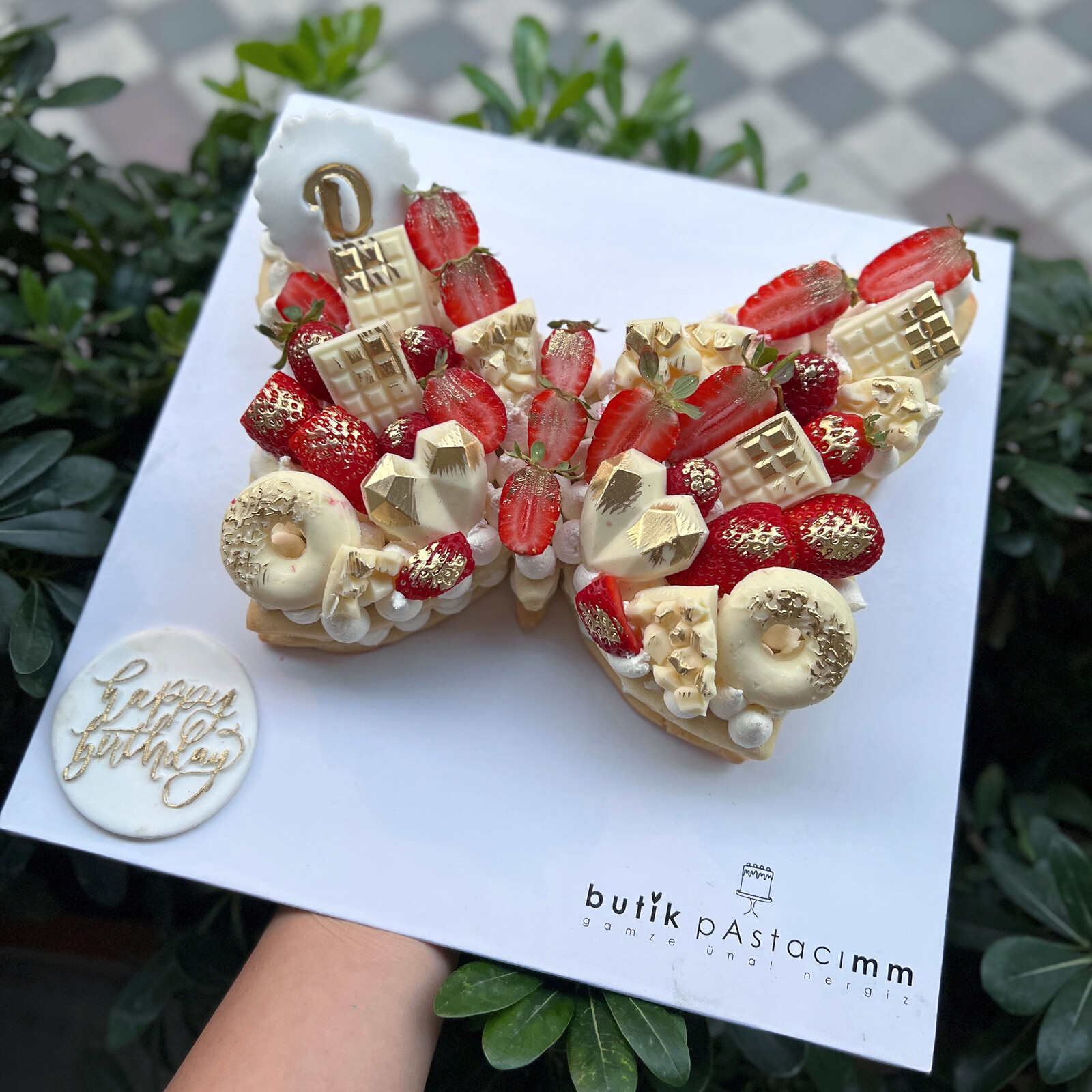 Kelebekli Kurabiye Pasta