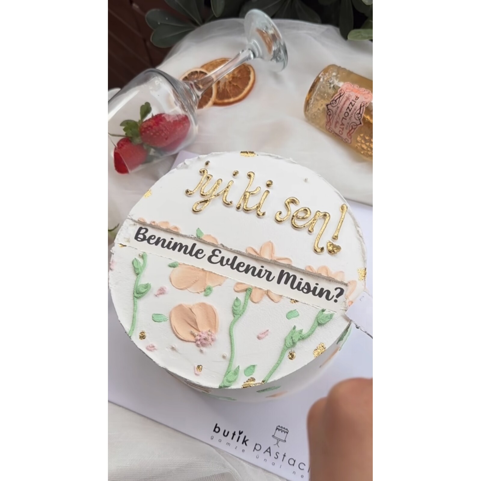Sürprizli Evlenme Teklifi Pastası