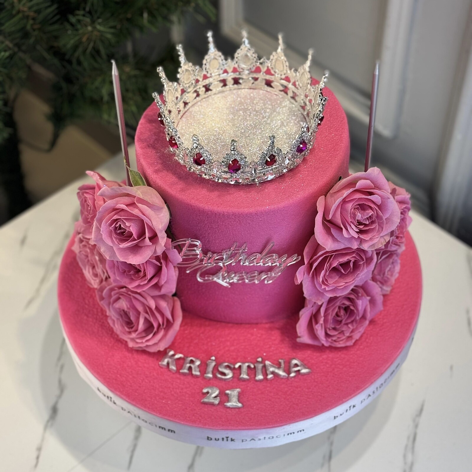 Üfleyince Etrafa Sim Saçılan Pembe Güllü Pasta (Simli Pasta Üfleme)