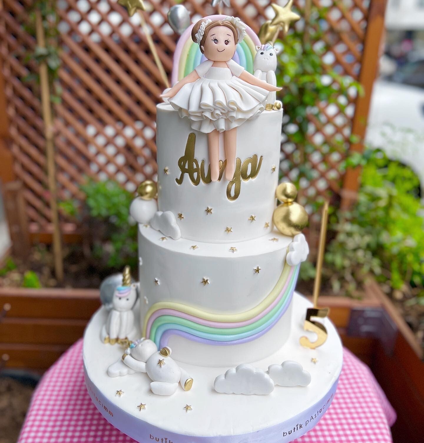 Unicorn Temalı Kişiye Özel Figürlü Çocuk Pastası