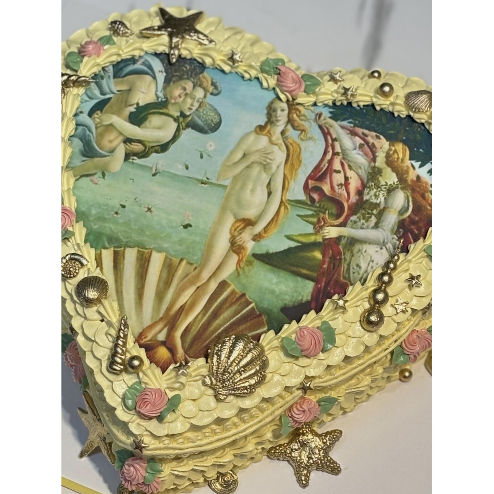 Vintage Resim Baskılı Pasta