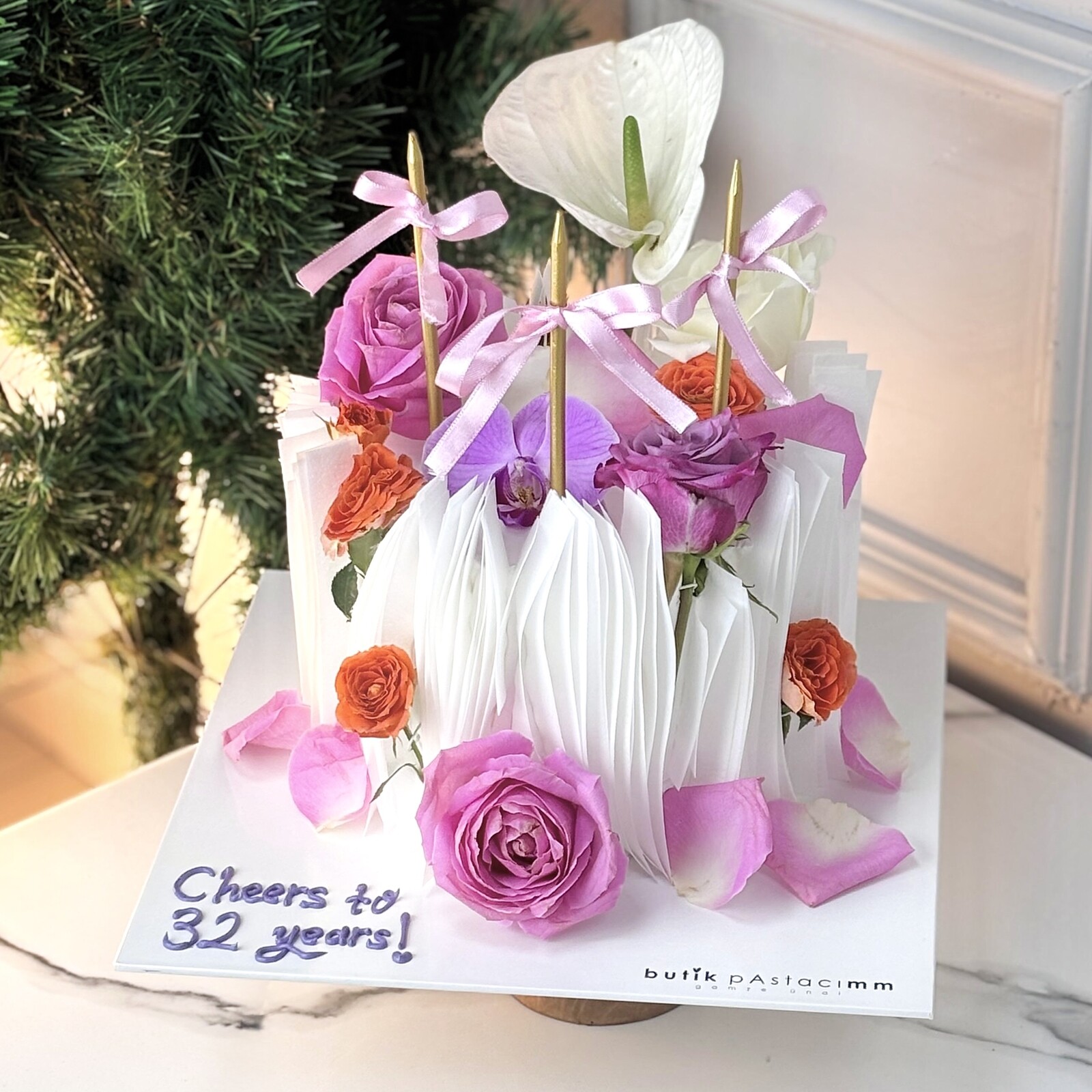 Wafer Paper Renkli Çiçekli Pasta