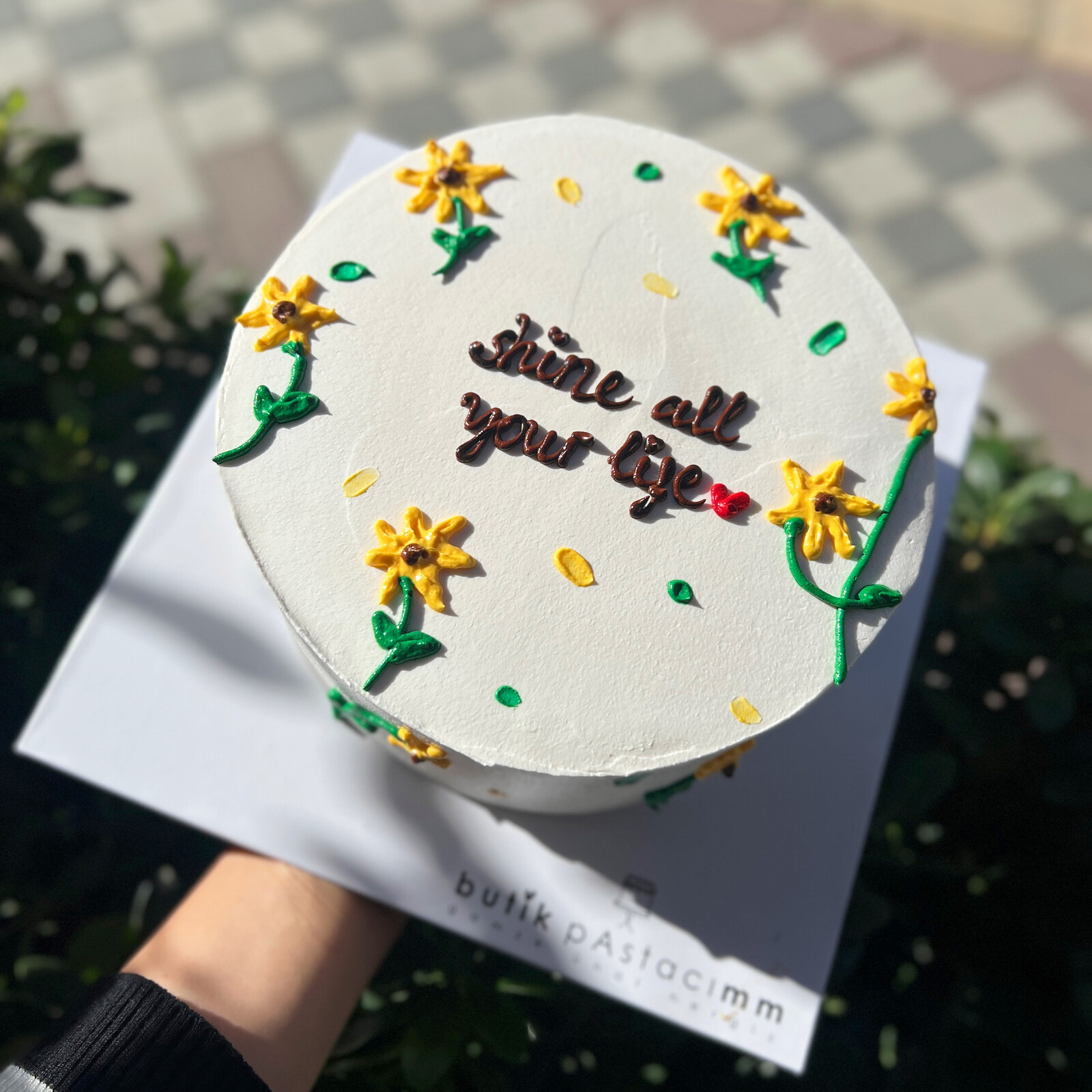 Zarif Çiçekli Yazılı Pasta