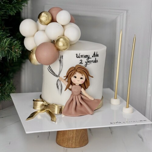 Balon Tutan Kız Çocuk Pastası