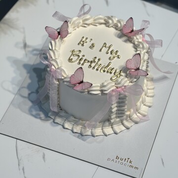 Bej Renk Kurdeleli Kelebekli Pasta