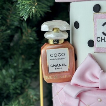 Çanta ve Makyaj Detaylı Tasarım Pasta