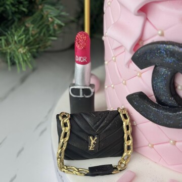 Çanta ve Makyaj Detaylı Tasarım Pasta