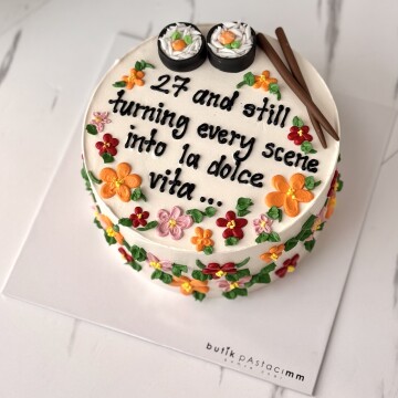 Çiçek Çizimli Suşi Pasta