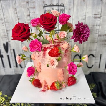 Çiçekli Doğumgünü Pastası