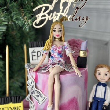 Havalı Anne Çocuk Figürlü Pasta