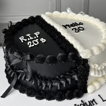 İki Renkli Yazılı Pasta