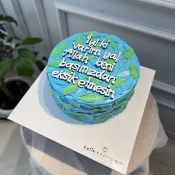 İyi Ki Varım Yazılı Pasta