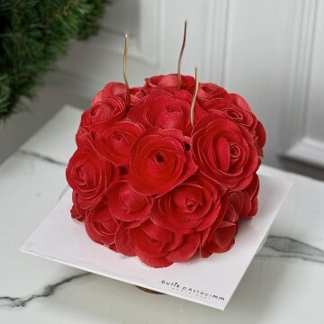 Kırmızı Gül Detaylı Sevgiliye Hediye Pasta