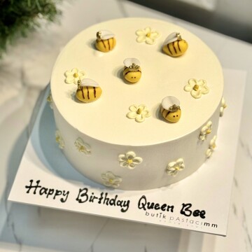 Kraliçe Arılar Pastası